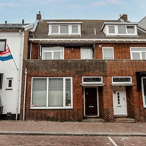  Apartment Oranje Boven