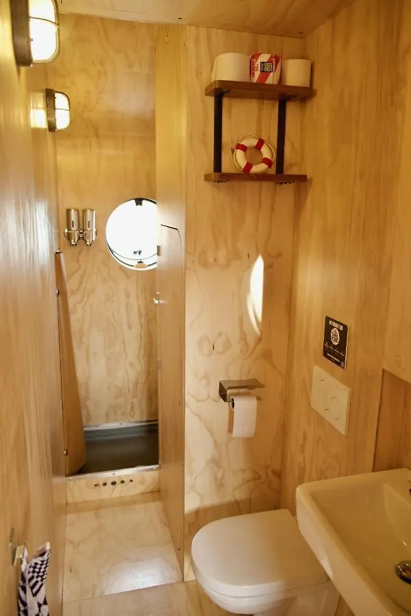 Holiday home Wikkelboat Nr1 At Floating Rotterdam Rijnhaven Villa Netherlands